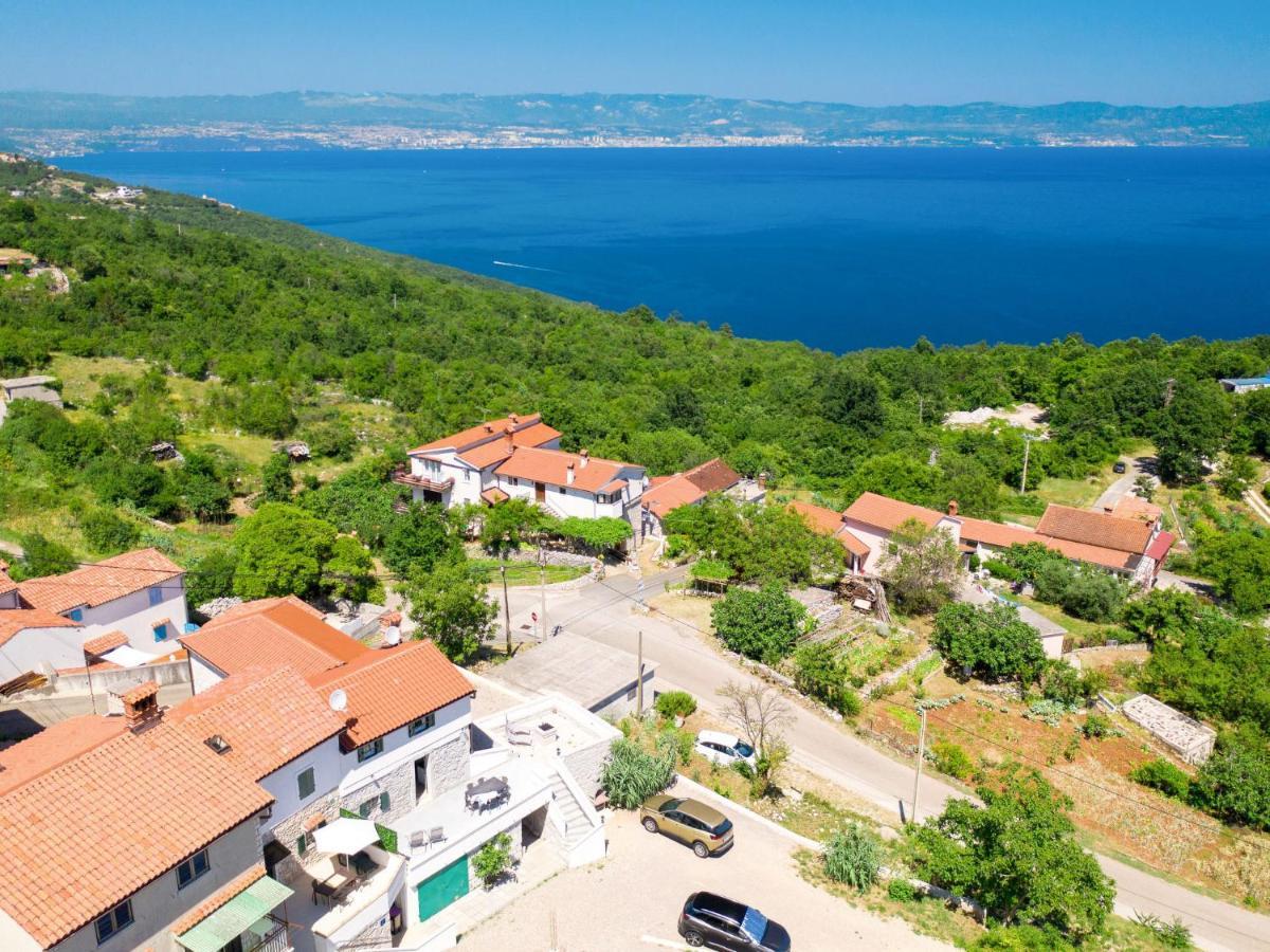 Holiday Home Matea - Mod207 By Interhome Мартіна Екстер'єр фото
