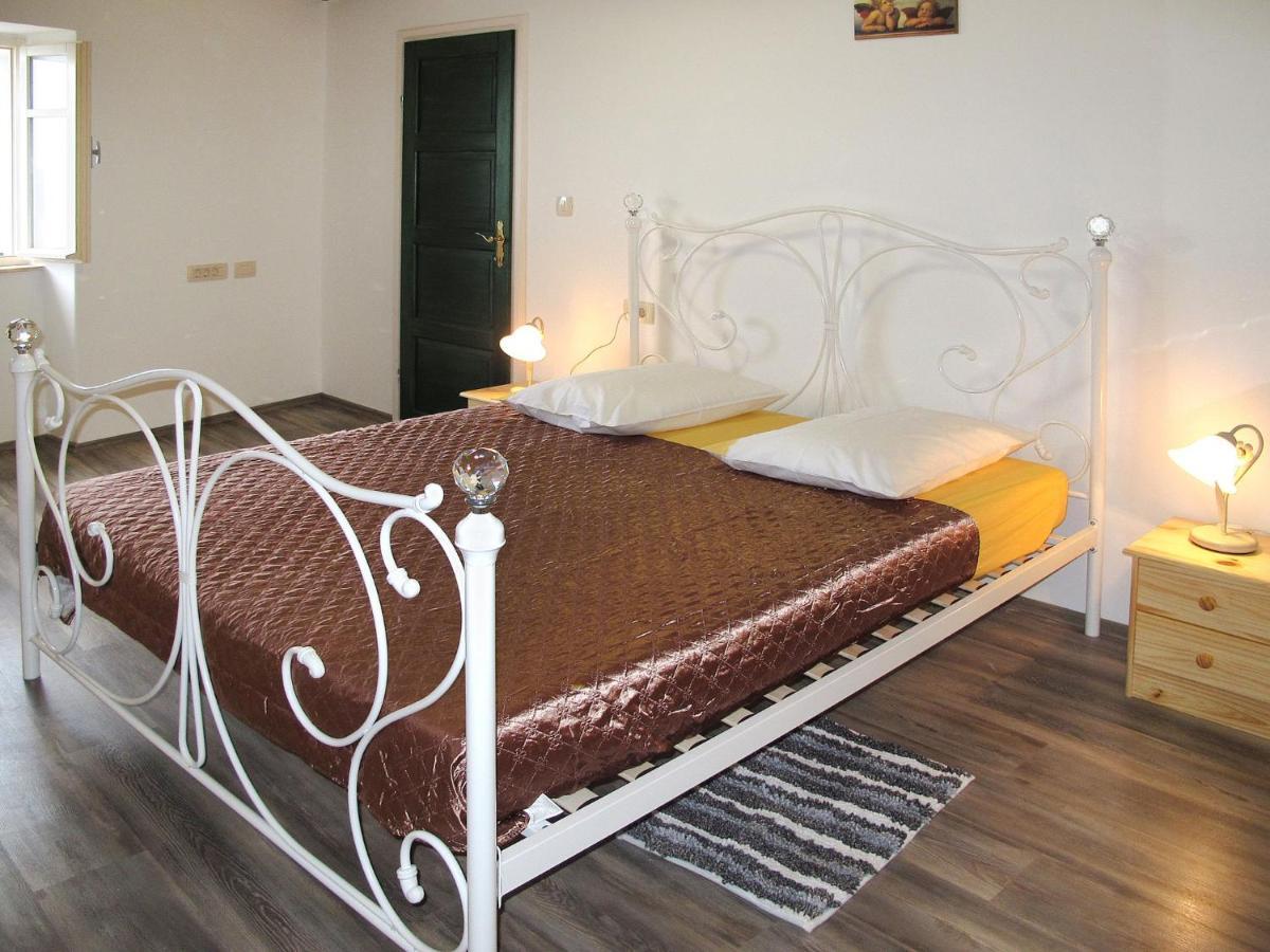 Holiday Home Matea - Mod207 By Interhome Мартіна Екстер'єр фото